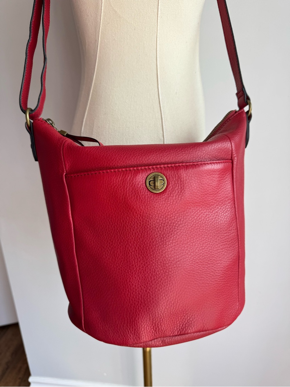 Elliott Lucca Red Pebbled Leather Hobo Bucket Crossbody Bag Slouchy Purse Cherry